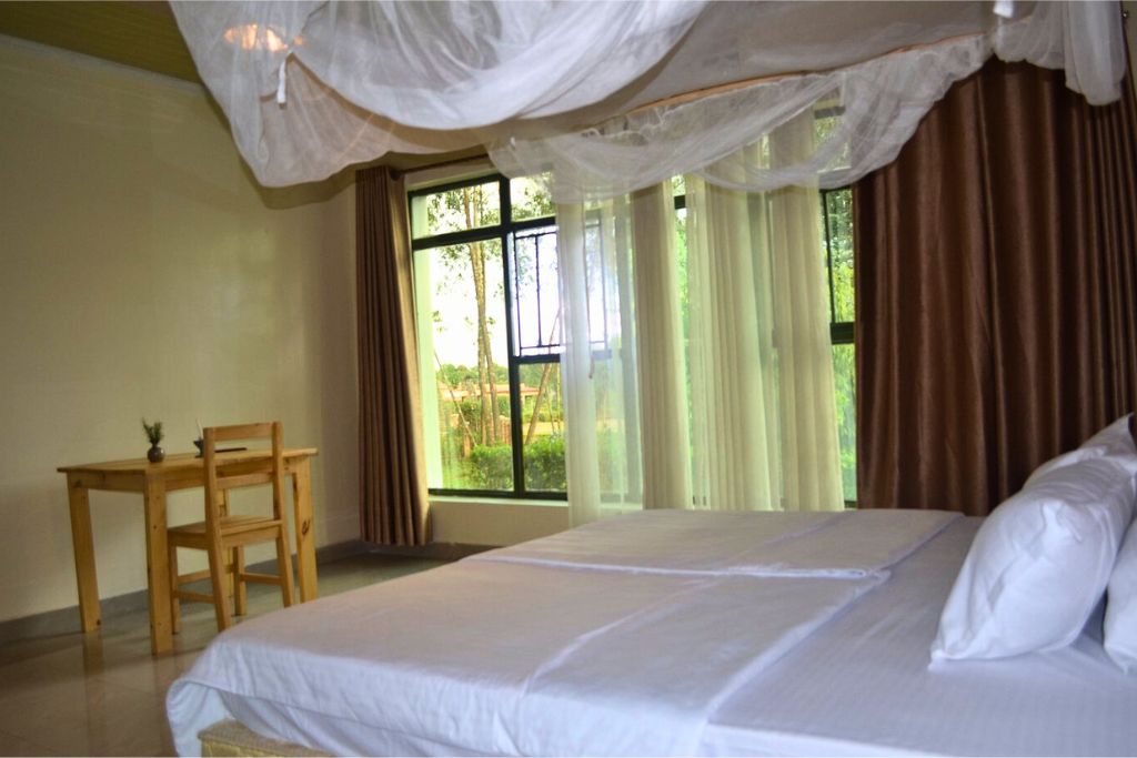 Karisimbi Cave Resort